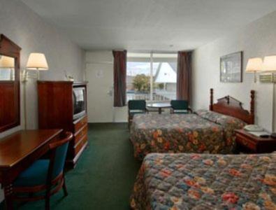 هوموود Travel Inn الغرفة الصورة